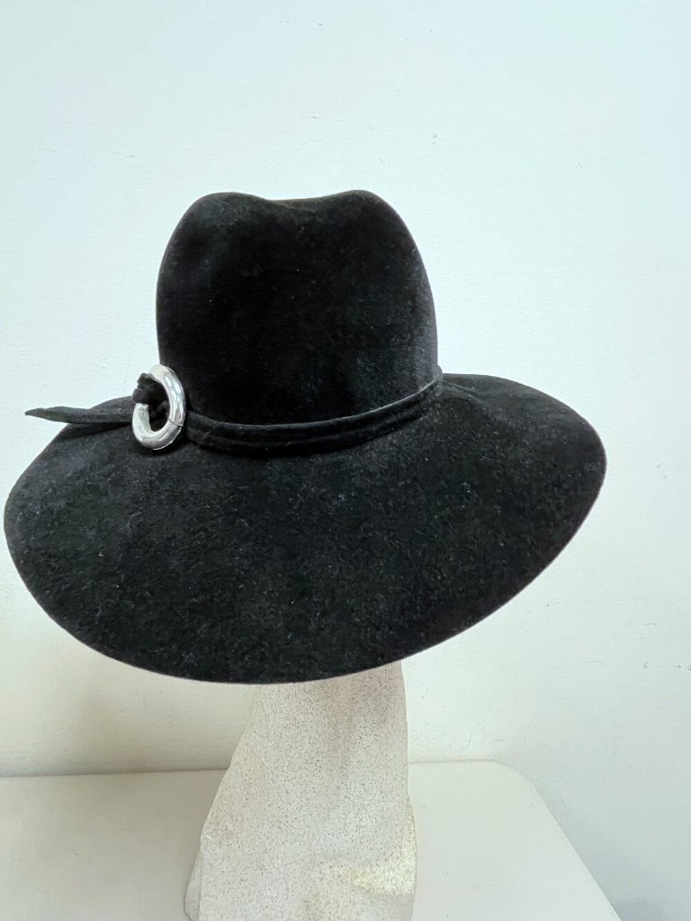 betmar Bloomingdale’s Black Wide-Brim  Hat with Silver Buckle so soft vintage